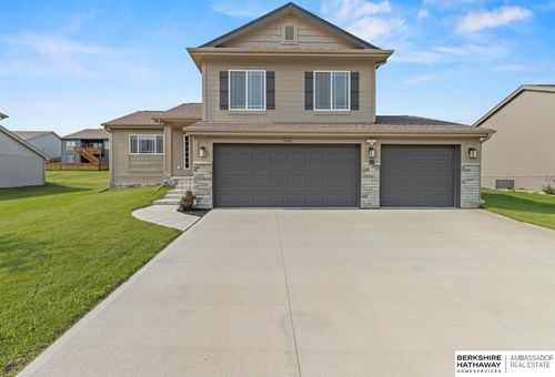 5206 Helwig Ave, Papillion, NE, 68133-2696 | Card Image