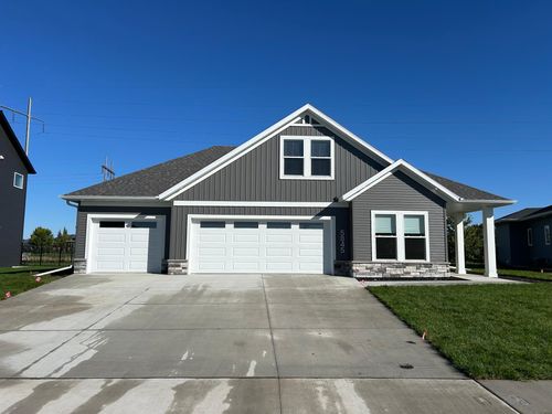 5845 Wildflower Dr S, Fargo, ND, 58104-4512 | Card Image