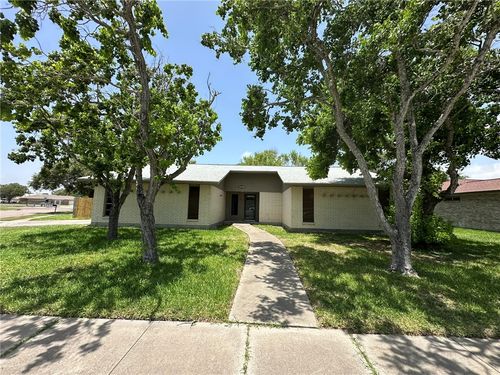 2001 Saint Charles Dr, Portland, TX, 78374-2641 | Card Image