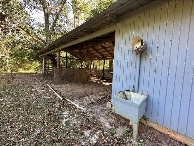 BARN / SHED UTILITY SINK | Image 46