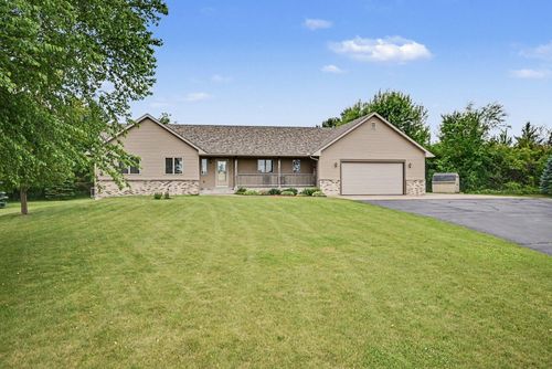 519 Edie Ct, Hudson, WI, 54016-8311 | Card Image