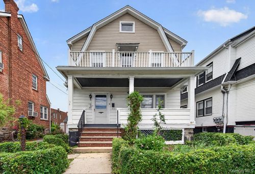 38 Lee Ave, Yonkers, NY, 10705-4724 | Card Image