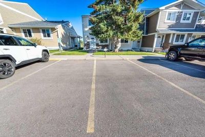 62 Georgian Villas Ne, Home with 3 bedrooms, 1 bathrooms and 2 parking in Calgary AB | Image 3