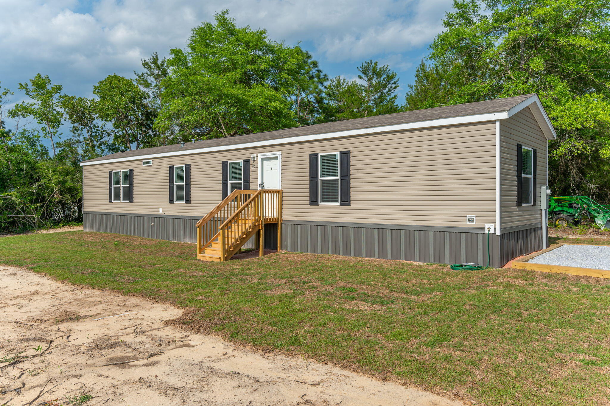 Walnut Dr, Defuniak Springs, FL 32433