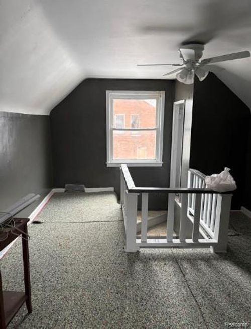 11421 Sorrento St, Detroit, MI, 48227-3768 | Card Image