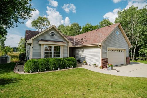1203 S Wilson Avenue, Hartford, WI, 53027 | Card Image