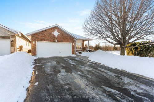 322 Emerald St, Kingston, ON, K7P3C9 | Card Image