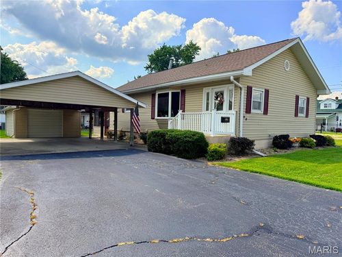 908 Staunton Rd, Gillespie, IL, 62033-1851 | Card Image