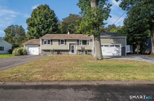 15 Carriage Dr, Clinton, CT, 06413-1885 | Card Image