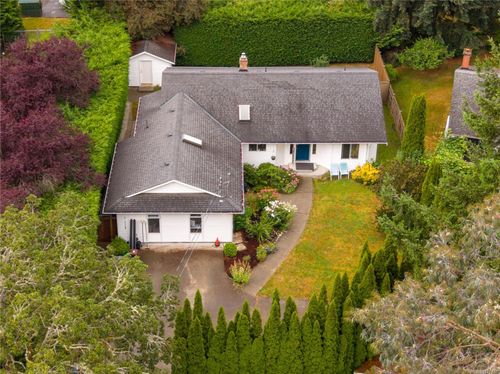 2-1215 Stellys Cross Rd, Brentwood Bay, BC, V8M1H3 | Card Image