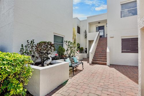 94-5190 Marsh Field Ln, SARASOTA, FL, 34235-7029 | Card Image