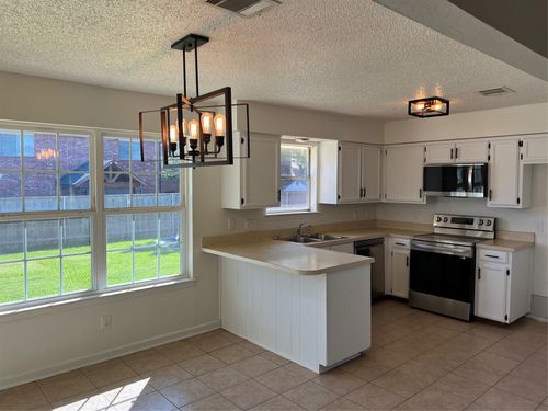 402 Emerson Dr, Euless, TX, 76039-3864 | Card Image