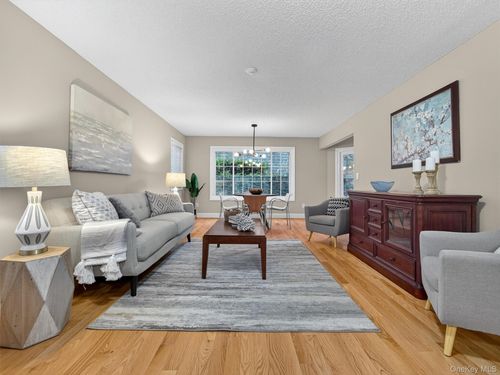 188 Eagle Ridge Way, Nanuet, NY, 10954-1022 | Card Image