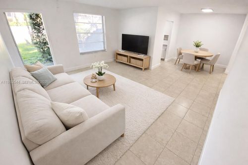 apt-105-400 Ne 1st St, Hallandale Beach, FL, 33009-4301 | Card Image