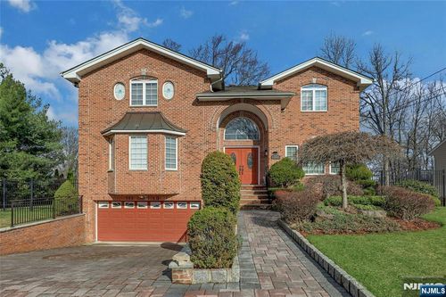411 Fairway Dr, Leonia, NJ, 07605-1002 | Card Image