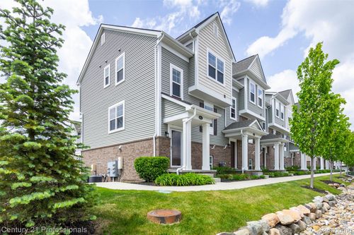 27-4918 Treeside Lane, Troy, MI, 48098 | Card Image