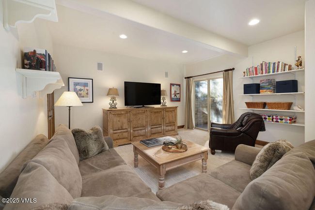 Downstairs Family Room | Image 23