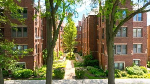 1c-6751 N Artesian Ave, Chicago, IL, 60645-4639 | Card Image