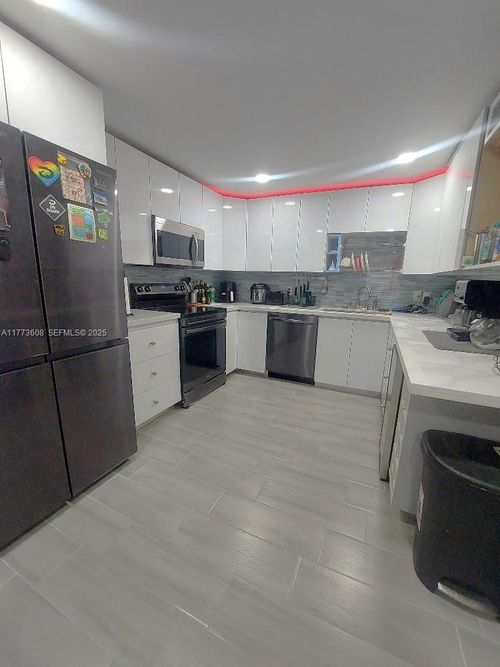 317-16300 Golf Club Rd, Weston, FL, 33326-1659 | Card Image