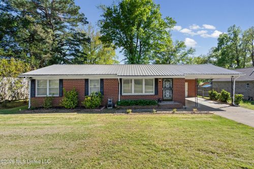 715 Coleman Ave, Holly Springs, MS, 38635-2638 | Card Image