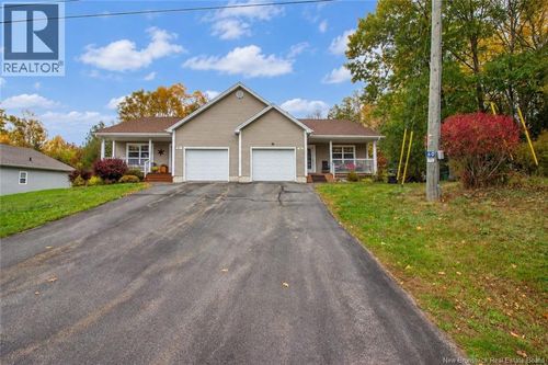 60 Walker Cres, Hampton, NB, E5N5Z8 | Card Image