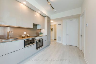 1407 - 28 Freeland St, Condo with 2 bedrooms, 1 bathrooms and 1 parking in Toronto ON | Image 2