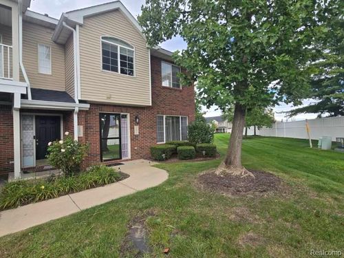 24015 Fairlane Blvd, Woodhaven, MI, 48183-1692 | Card Image