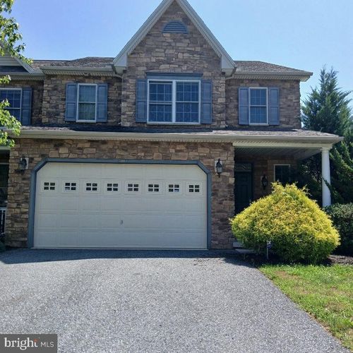 111 Scully Pl, LEWISBERRY, PA, 17339-8856 | Card Image