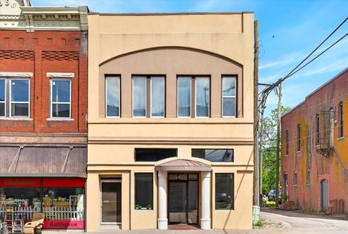 112 S Madison Ave, Aurora, MO, 65605-1427 | Card Image