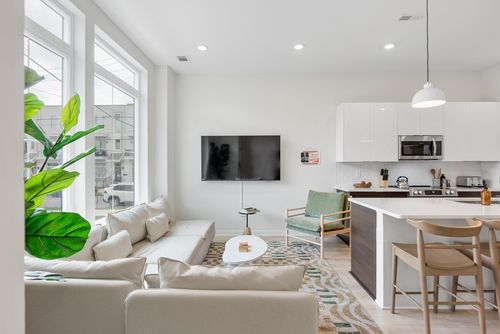 1233 Lischey Ave, NASHVILLE, TN, 37207-5773 | Card Image