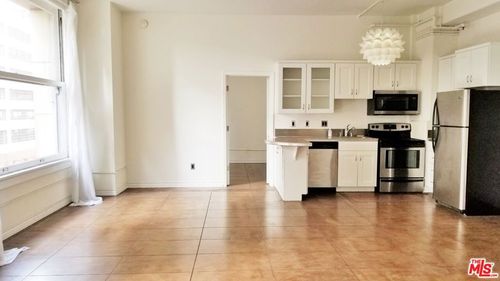 307-215 W 7th St, LOS ANGELES, CA, 90014-1705 | Card Image