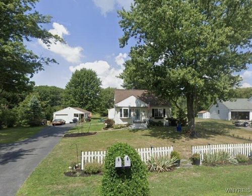 28 Greenmeadow Dr, Orchard Park, NY, 14127-3709 | Card Image