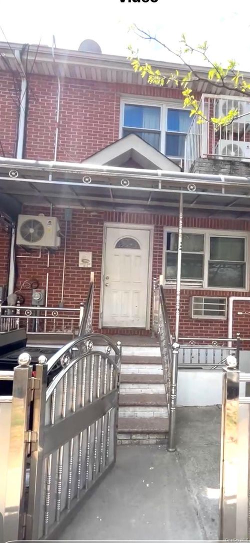 15818 85th Ave, Jamaica, NY, 11432-2522 | Card Image