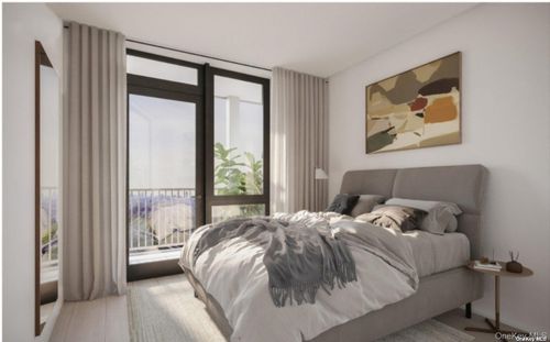 20k-131 W 40th St, New York, NY, 10018 | Card Image