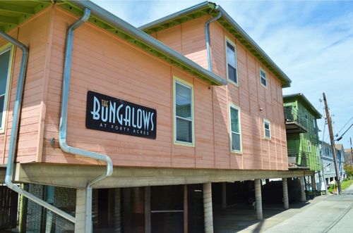 apt-201c-2800 Cole St, Austin, TX, 78705-3409 | Card Image