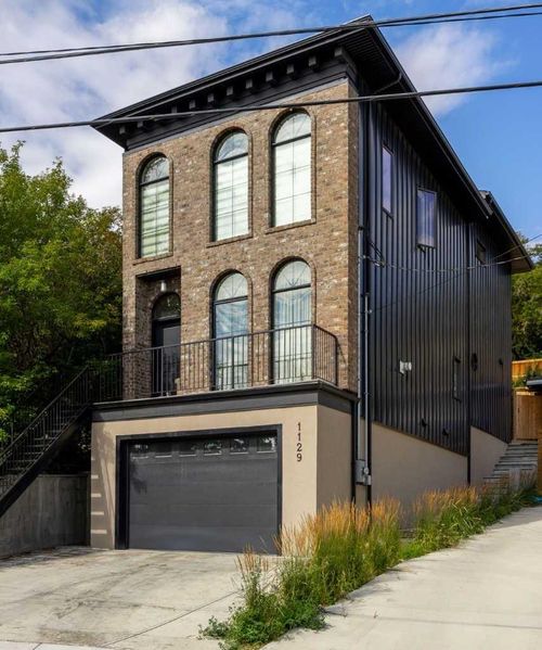1129 Maggie St Se, Calgary, AB, T2G4L8 | Card Image