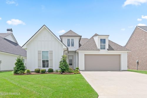 102 Windy Feather Dr, Broussard, LA, 70518-7947 | Card Image