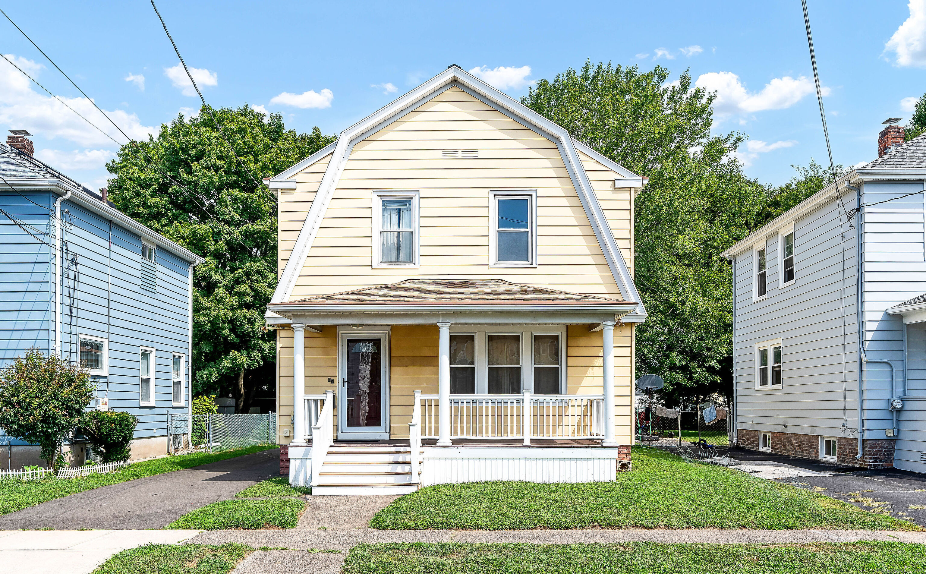 Bradley Ave, Hamden, CT 06514