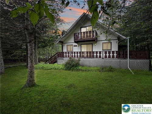 8252 Natures Dr, Tobyhanna, PA, 18466-3346 | Card Image