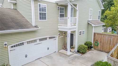 927 12th St, Virginia Beach, VA, 23451-4395 | Card Image