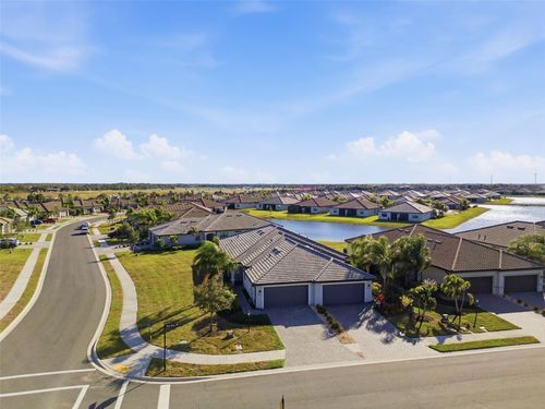 15942 Clear Skies Pl, LAKEWOOD RANCH, FL, 34211-1428 | Card Image