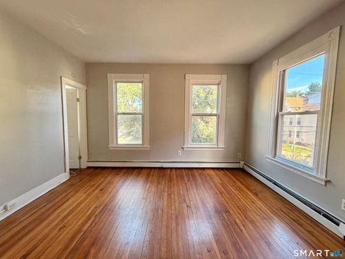 442 Poplar Street, New Haven, CT, 06513 | Card Image
