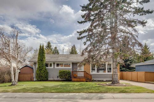 5207 Grove Hill Rd Sw, Calgary, AB, T3E4G7 | Card Image