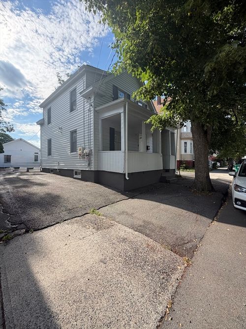 70 Robinson St, Lynn, MA, 01905-1816 | Card Image