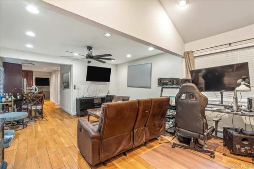 99 163rd Dr, Howard Beach, NY, 11414-3916 | Card Image