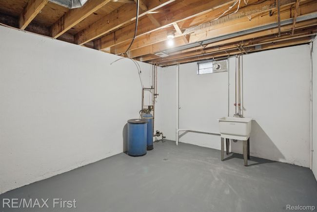 6620 Red Cedar Ln, Condo with 3 bedrooms, 3 bathrooms and null parking in West Bloomfield MI | Image 36