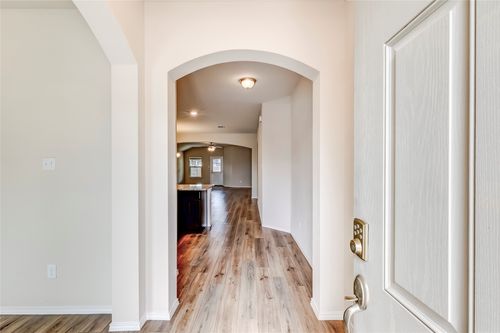 227 Reagor Dr, Taylor, TX, 76574-4537 | Card Image