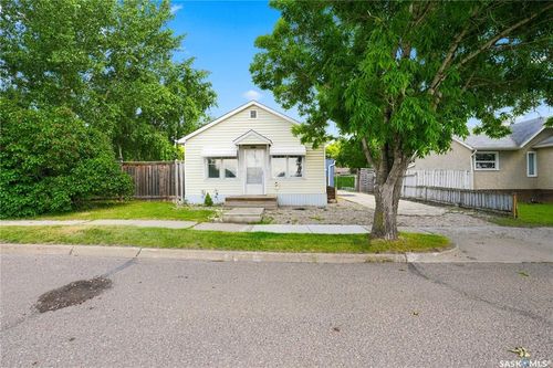 1832 101st St, North Battleford, SK, S9A1B1 | Card Image