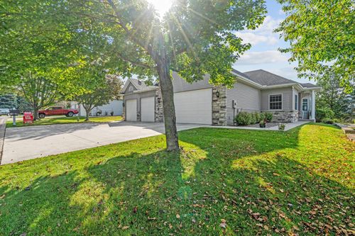 740 Gilfillan Ln, White Bear Tp, MN, 55127-7177 | Card Image