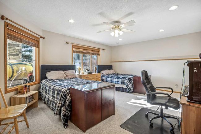 76 Chaparral Cove Se, House other with 3 bedrooms, 3 bathrooms and 4 parking in Calgary AB | Image 35